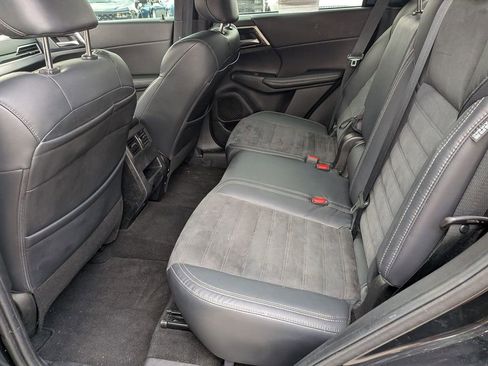 Used 2022 Mitsubishi Outlander SE image 27