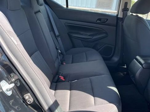 Used 2025 Nissan Altima 2.5 SV FWD image 26