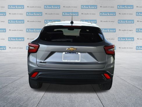 Used 2024 Chevrolet Trax LS w/ LS Convenience Package FWD image 7