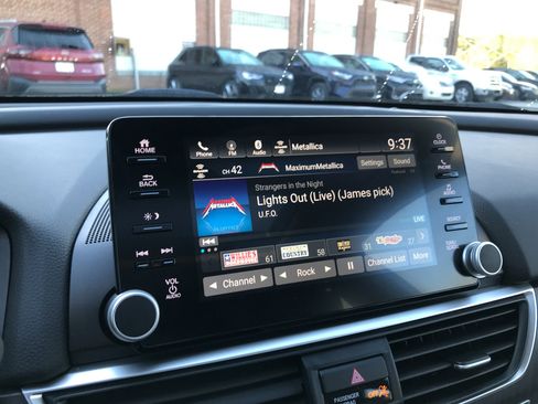 Used 2019 Honda Accord EX image 19
