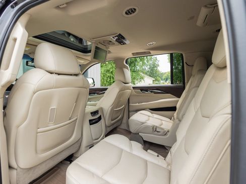 Used 2016 Cadillac Escalade ESV Premium AWD/4WD image 33
