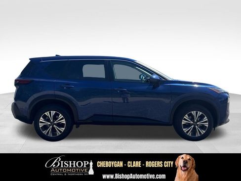 Used 2023 Nissan Rogue SV AWD/4WD image 6