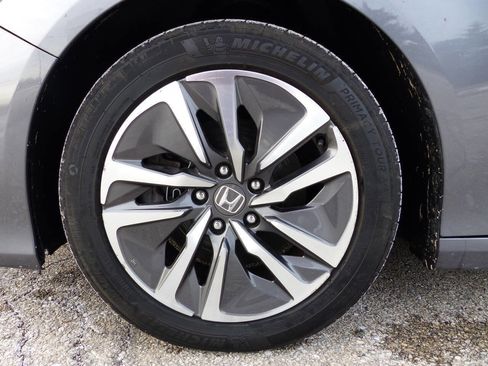 Used 2019 Honda Accord EX image 13