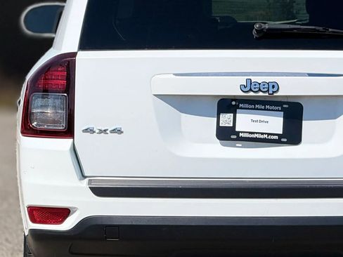 Used 2014 Jeep Compass Latitude AWD/4WD image 13