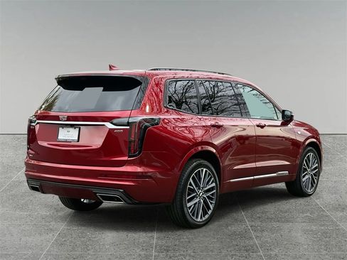 Used 2024 Cadillac XT6 Sport w/ Technology Package image 10