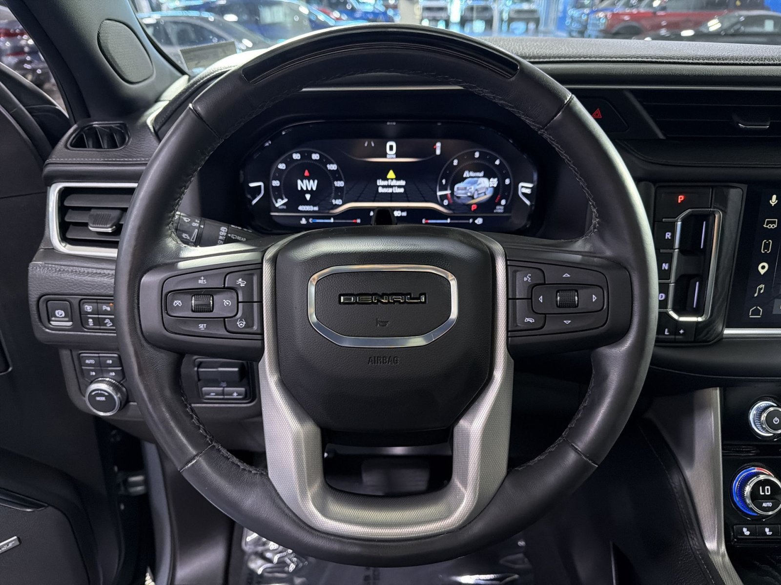 Used 2024 GMC Yukon XL Denali w/ Advanced Technology Package AWD/4WD image 25