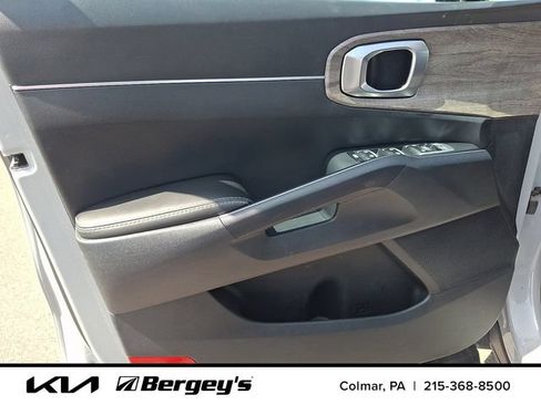 Certified 2023 Kia Sorento S w/ Panoramic Sunroof Package AWD/4WD image 16