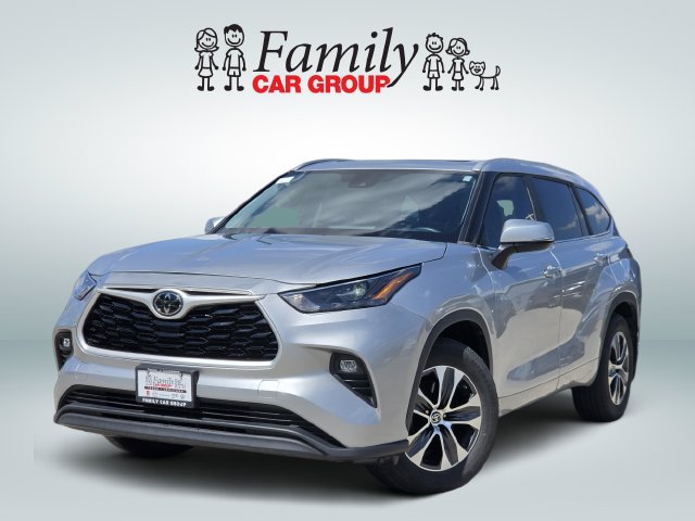 Used 2023 Toyota Highlander XLE FWD image 1
