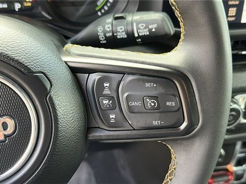 Used 2024 Jeep Wrangler Unlimited image 15