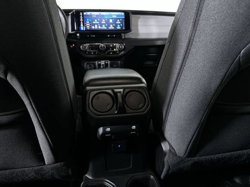 Used 2024 Jeep Gladiator Sport AWD/4WD image 22