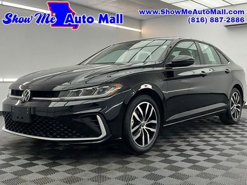 Used 2025 Volkswagen Jetta SE FWD image 1