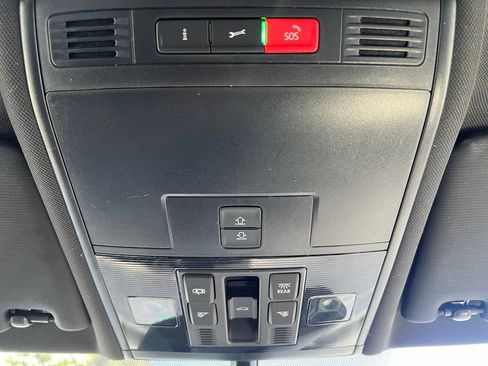 Used 2020 Volkswagen Tiguan SE R-Line AWD/4WD image 35