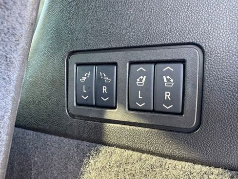 Used 2025 Cadillac XT6 Premium Luxury image 46