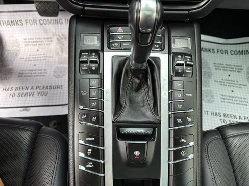 Used 2020 Porsche Macan w/ Premium Package Plus AWD/4WD image 27