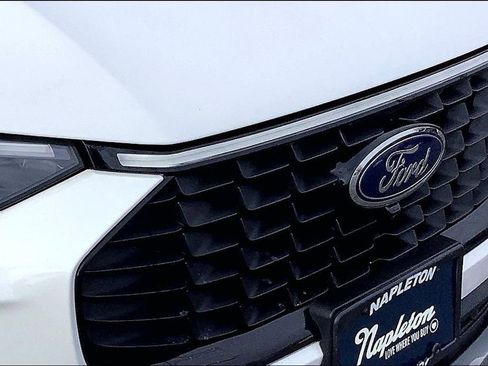 Used 2023 Ford Escape Platinum image 34