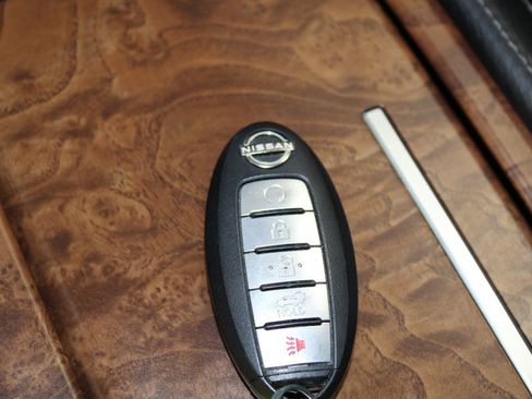 Used 2024 Nissan Armada SL w/ Captain's Chairs Package image 65