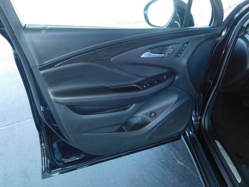Used 2017 Buick Envision Essence image 18