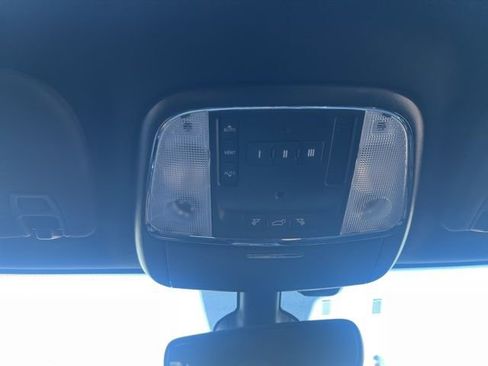 Used 2017 Jeep Grand Cherokee Limited image 28