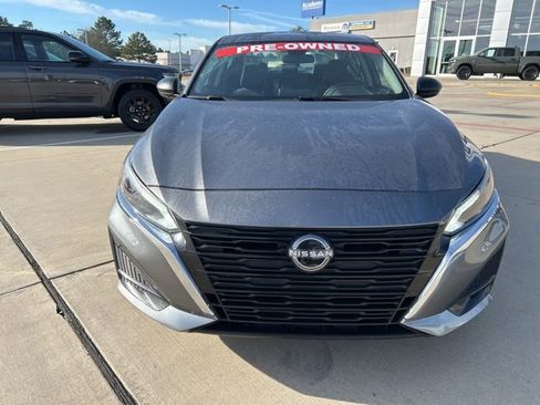 Used 2024 Nissan Altima 2.5 SV image 2