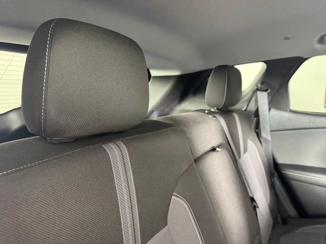 Used 2025 Chevrolet Blazer LT FWD image 32
