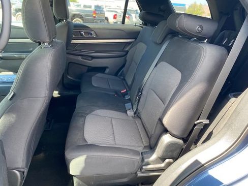 Used 2018 Ford Explorer XLT w/ Equipment Group 201A AWD/4WD image 17