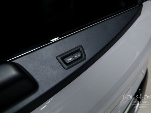 New 2026 Rolls-Royce Cullinan image 25