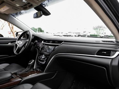 Used 2016 Cadillac XTS image 9