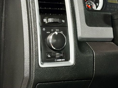 Used 2014 RAM 2500 SLT image 24