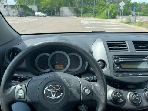 Used 2012 Toyota RAV4 4WD w/ Value Pkg image 6