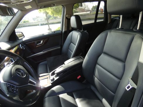 Used 2015 Mercedes-Benz GLK 350 2WD image 28