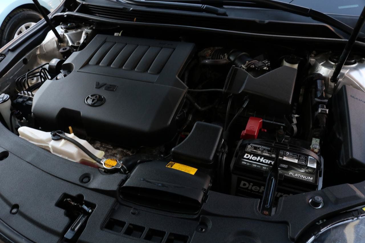 Used 2013 Toyota Avalon Limited FWD image 42