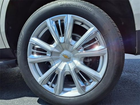 Used 2022 Chevrolet Tahoe High Country image 42