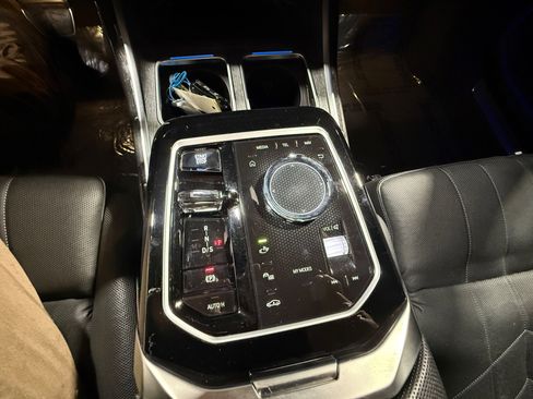 Used 2023 BMW 760i xDrive AWD/4WD image 50