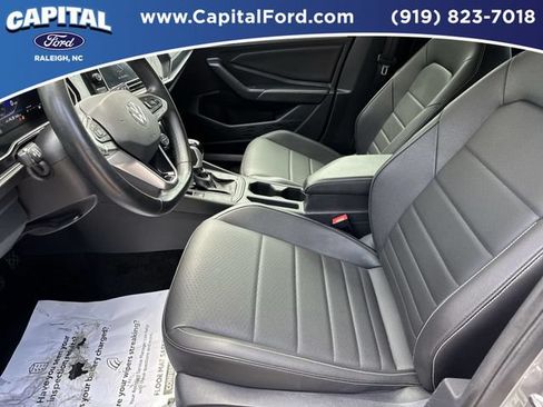 Used 2024 Volkswagen Jetta SE FWD image 19