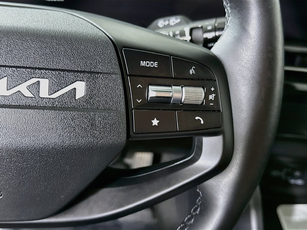 Used 2026 Kia Sportage EX w/ EX Panorama Roof Package FWD image 24