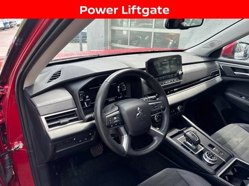 Used 2024 Mitsubishi Outlander 4WD Plug-In Hybrid image 9