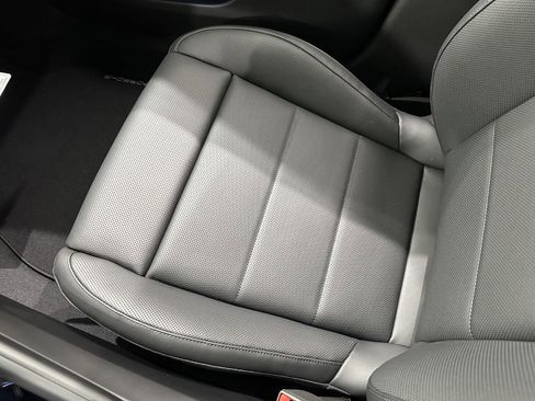 Certified 2025 Porsche Macan Electric image 51