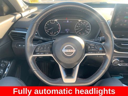Used 2023 Nissan Altima 2.0 SR FWD image 12