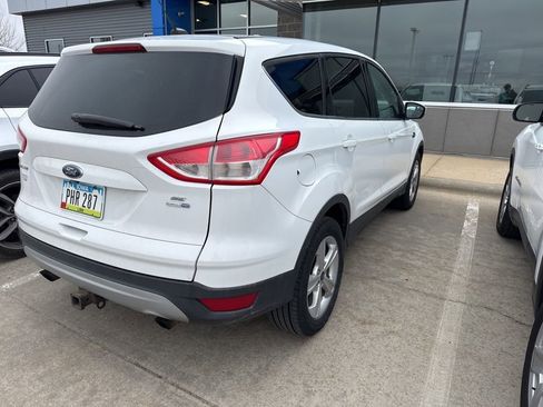 Used 2015 Ford Escape SE image 4