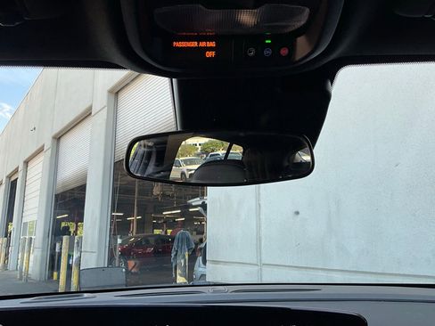 Used 2025 Buick Envista Preferred image 17