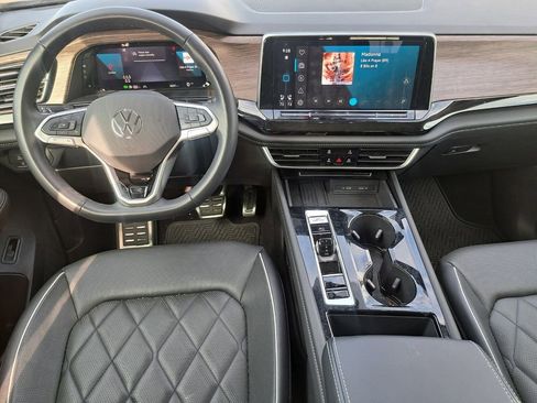 Used 2025 Volkswagen Atlas SEL Premium R-Line image 20