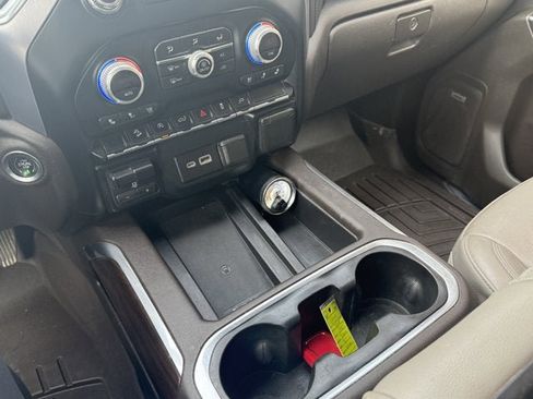 Used 2019 GMC Sierra 1500 SLT w/ SLT Premium Package image 31