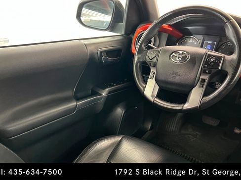Used 2019 Toyota Tacoma TRD Off-Road AWD/4WD image 11