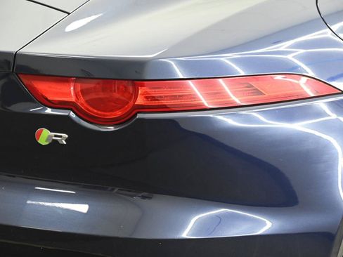 Used 2015 Jaguar F-TYPE R RWD image 12