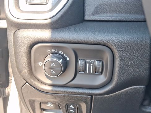 New 2026 RAM 1500 Big Horn AWD/4WD image 14