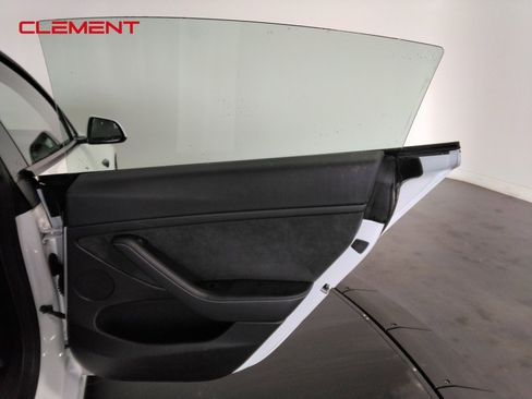 Used 2023 Tesla Model 3 Standard Range image 31