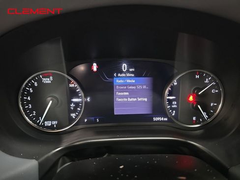 Used 2024 Buick Enclave Premium image 16