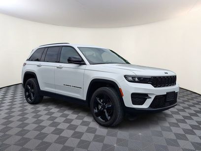 Used 2023 Jeep Grand Cherokee Altitude