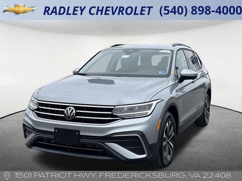 Used 2024 Volkswagen Tiguan S image 1