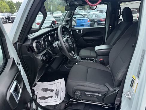 Used 2023 Jeep Wrangler Unlimited Sport AWD/4WD image 12